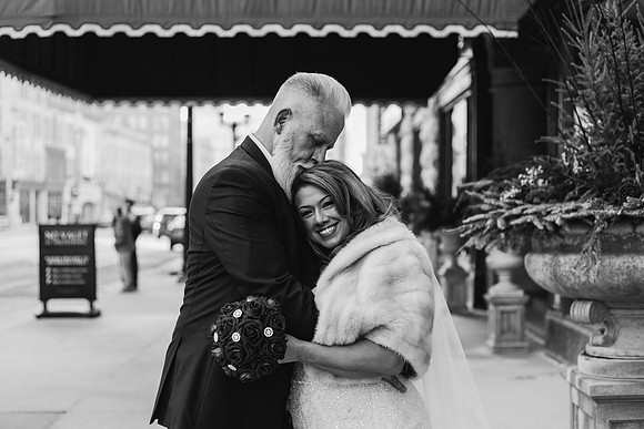 Downtown Milwaukee Pfister Winter Wedding - Memory Lane Photography by Jessica Lane