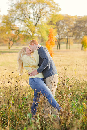 Wisconsin Fall Engagement Session - Memory Lane Photography by Jessica Lane - WI Wedding Photographe